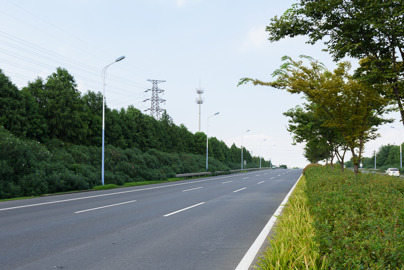 Project for installation of streetlights in Nanfeng section of Miao Feng highway